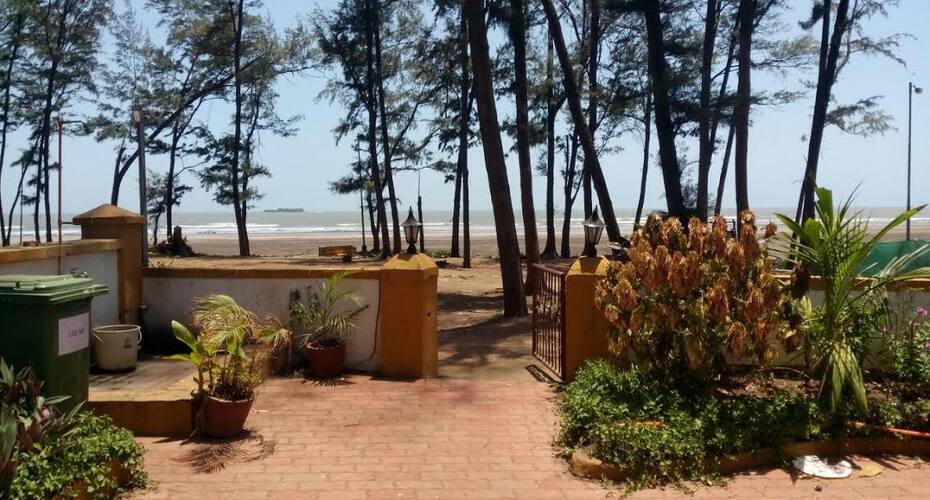 Portuguese Style Beach Villa, Murud-Janjira 2